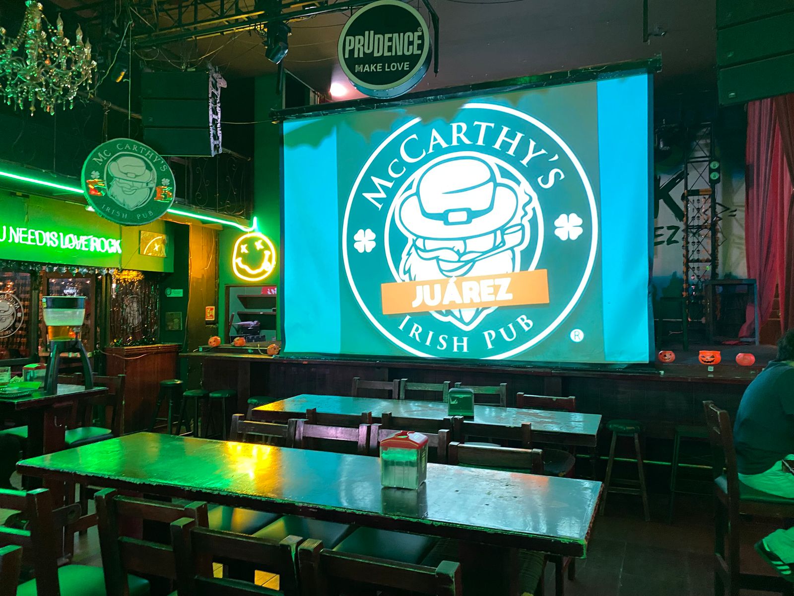 Pantalla bar McCarthy's