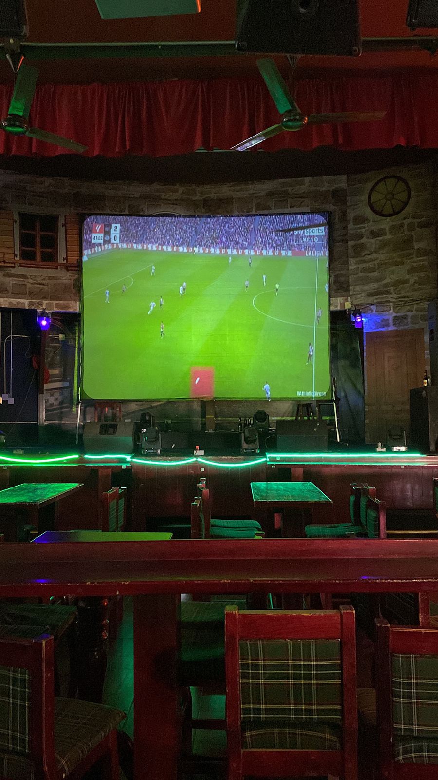 Pantalla bar interior